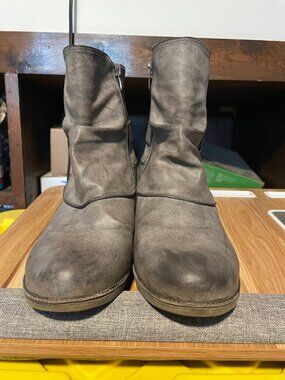 Kadi Maya Grey Ankle Boots